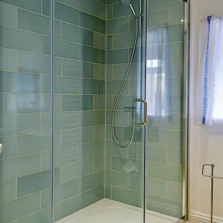 בית נופש The At 1710 *